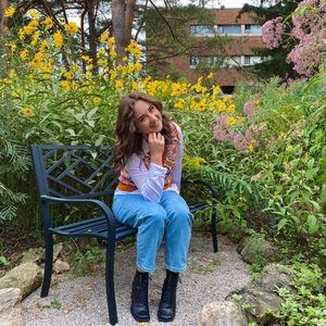 Meet your Posher, Amy